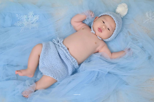 临沧宝宝睡迷糊了才肯吃奶 临沧宝宝睡迷糊了才肯吃奶